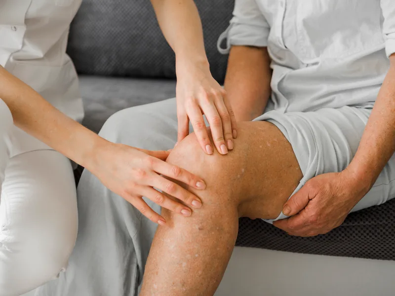 Chiropractic care for knee pain at ProKinetic in Fort Scott